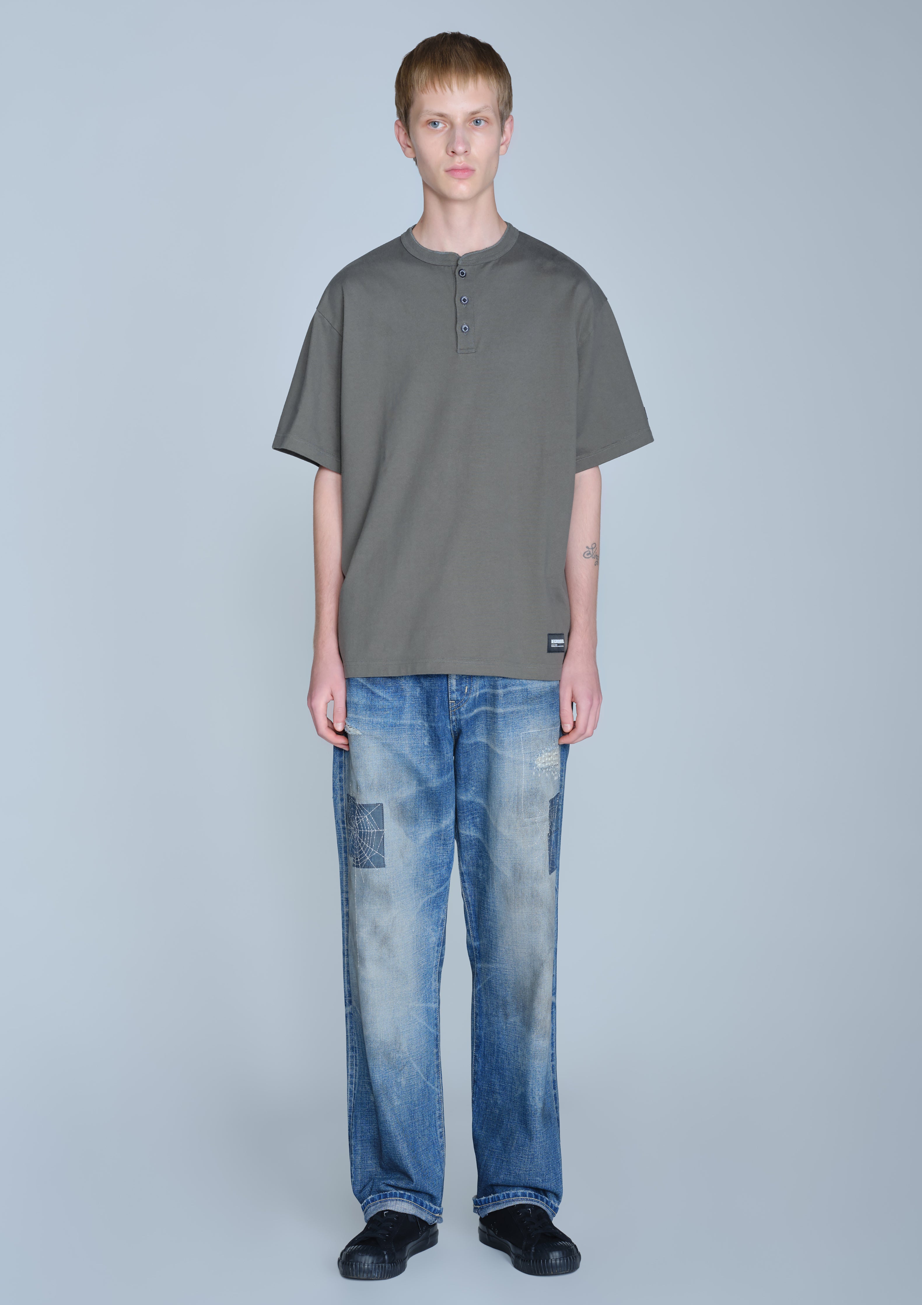 Neighborhood Classic Henley Neck SS Henley-Shirt Schwarz Baumwolle